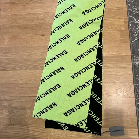 NWT Authentic Balenciaga - Neon Logo-Jacquard Wool-Blend Scarf - Green - Picture 4 of 5